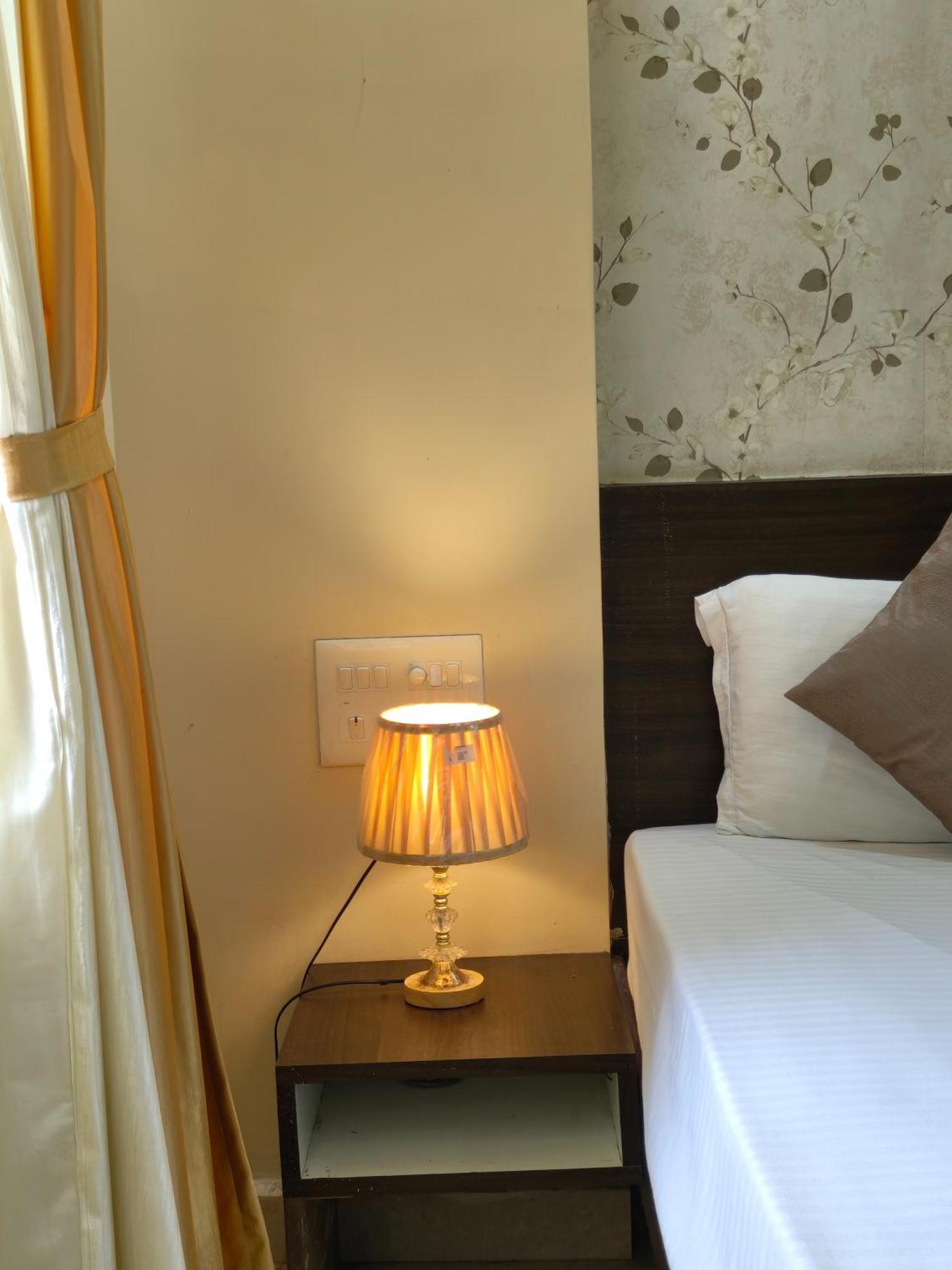 "Hotel Aradhya Puri"- Luxur- Room With Sea-View - Prime Location With Parking Facilities - Best Hotel In Puri Exterior foto